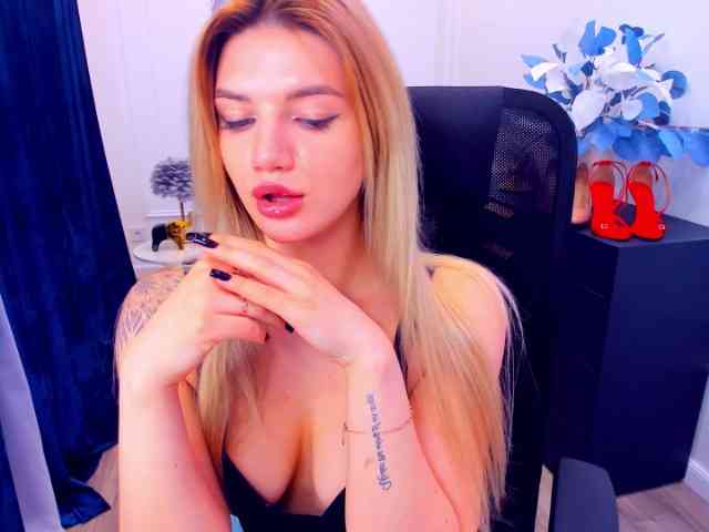 SelenaMoonlight webcam
