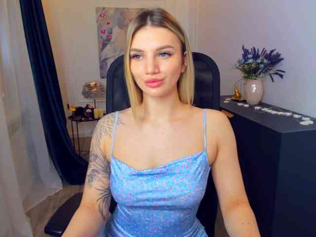 SelenaMoonlight webcam