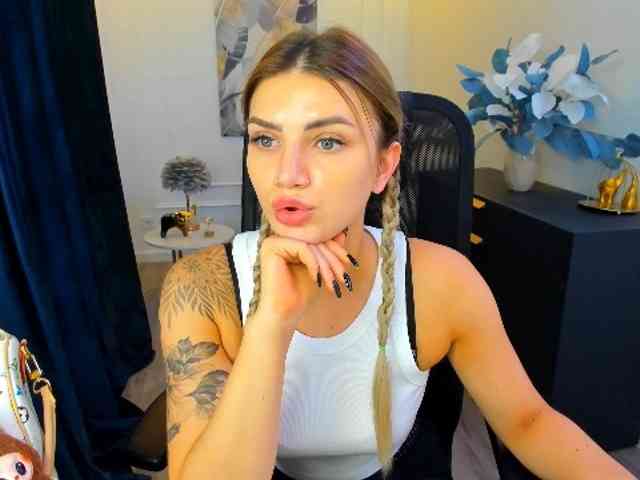 SelenaMoonlight webcam