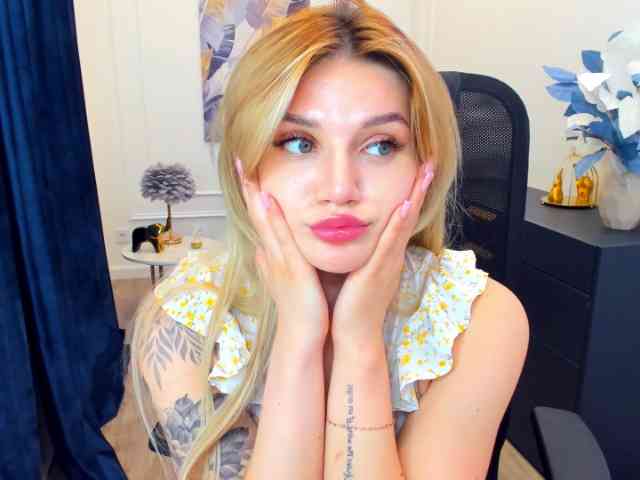 SelenaMoonlight webcam