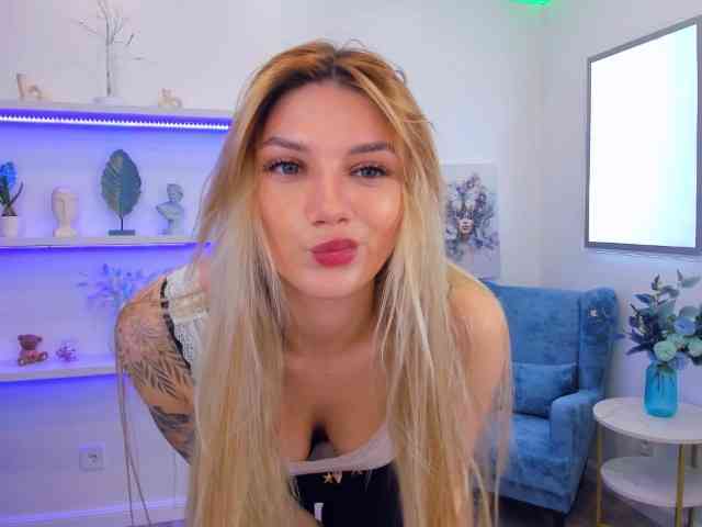 SelenaMoonlight webcam