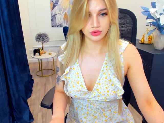 SelenaMoonlight webcam