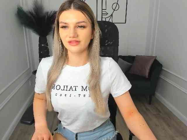 SelenaMoonlight webcam