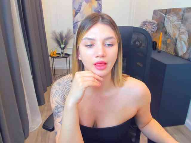 SelenaMoonlight webcam