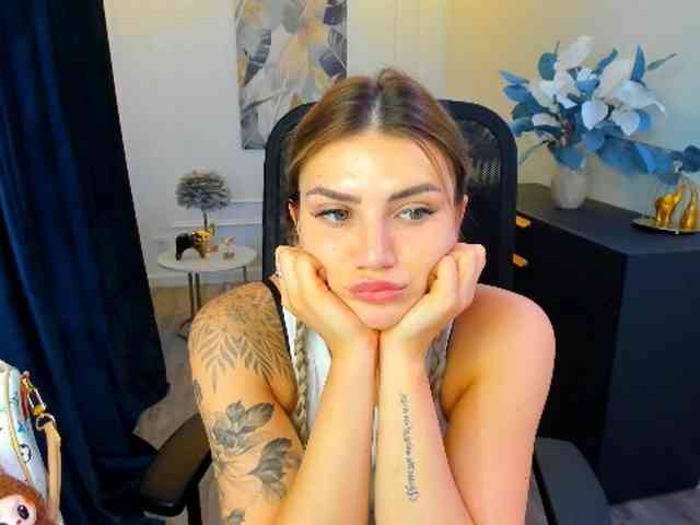 SelenaMoonlight webcam