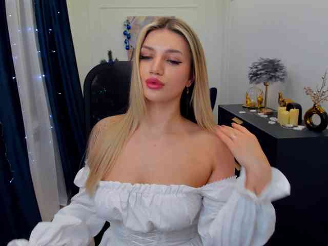 SelenaMoonlight webcam