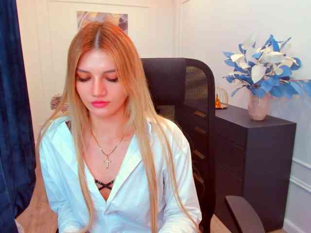 SelenaMoonlight webcam