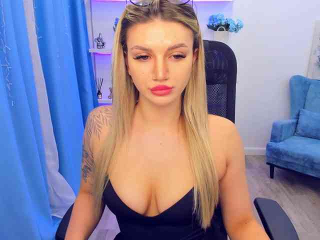 SelenaMoonlight webcam