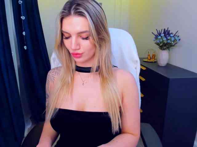 SelenaMoonlight webcam