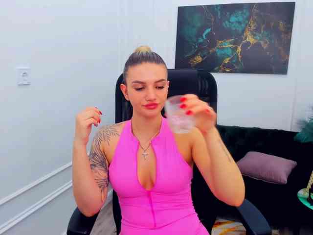 SelenaMoonlight webcam