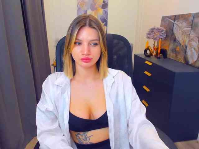 SelenaMoonlight webcam