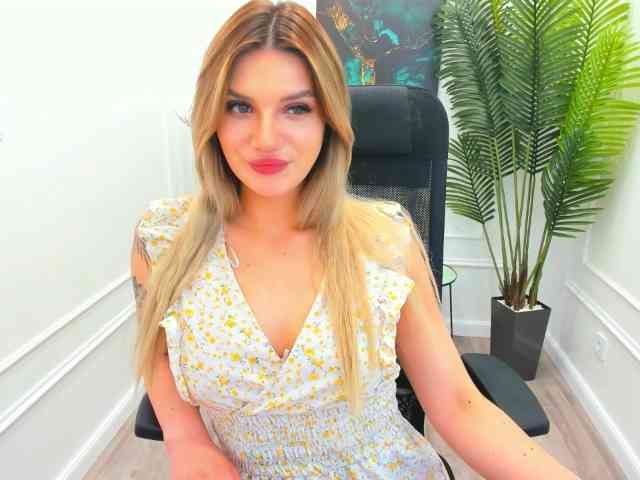 SelenaMoonlight webcam
