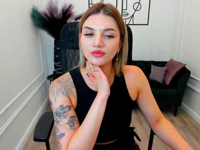 SelenaMoonlight webcam