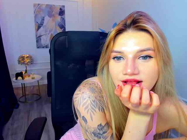 SelenaMoonlight webcam