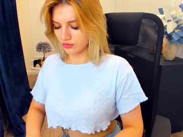 SelenaMoonlight webcam