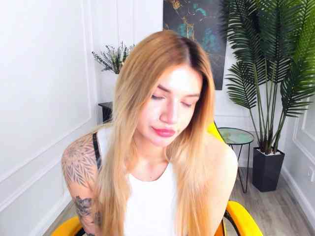 SelenaMoonlight webcam
