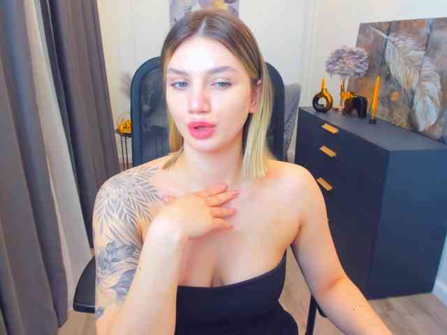 SelenaMoonlight webcam