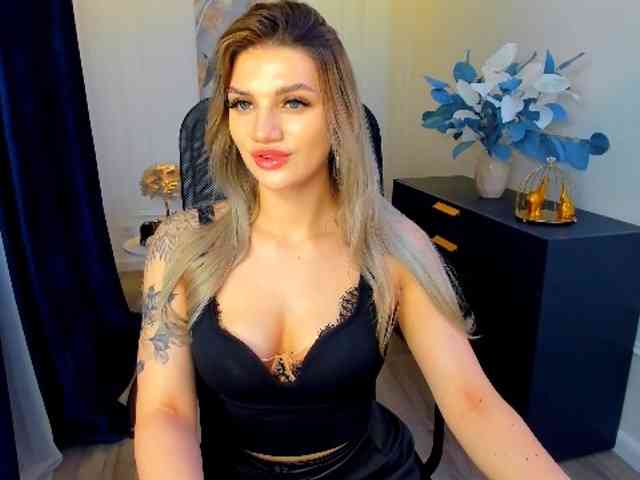SelenaMoonlight webcam