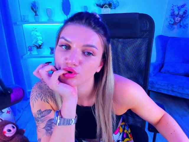 SelenaMoonlight webcam