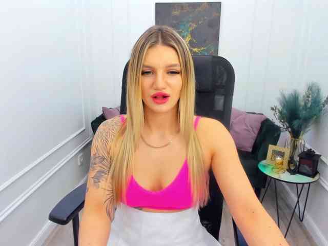 SelenaMoonlight webcam