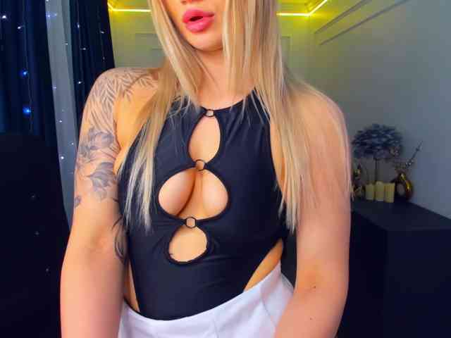 SelenaMoonlight webcam