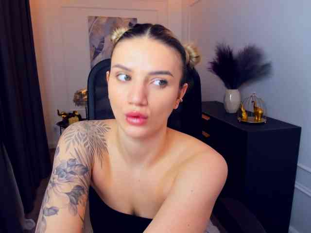 SelenaMoonlight webcam