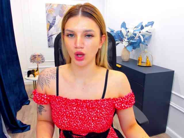 SelenaMoonlight webcam