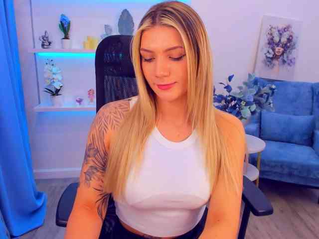 SelenaMoonlight webcam