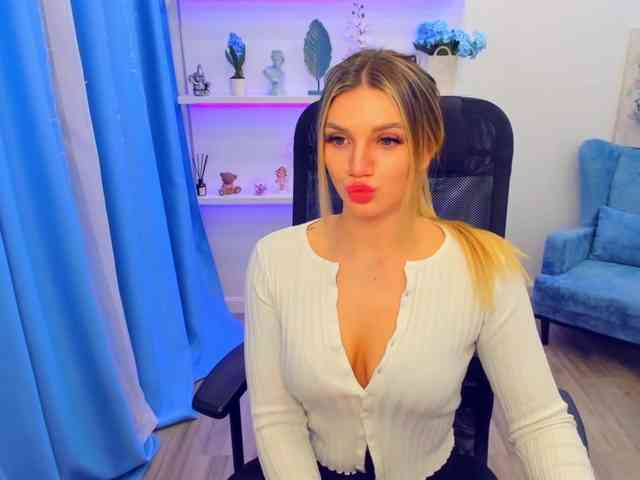 SelenaMoonlight webcam