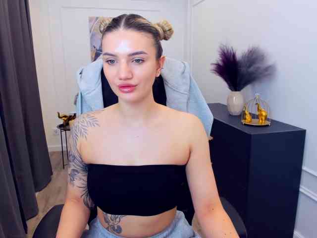 SelenaMoonlight webcam