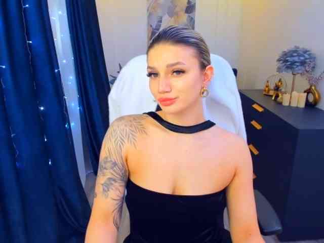 SelenaMoonlight webcam