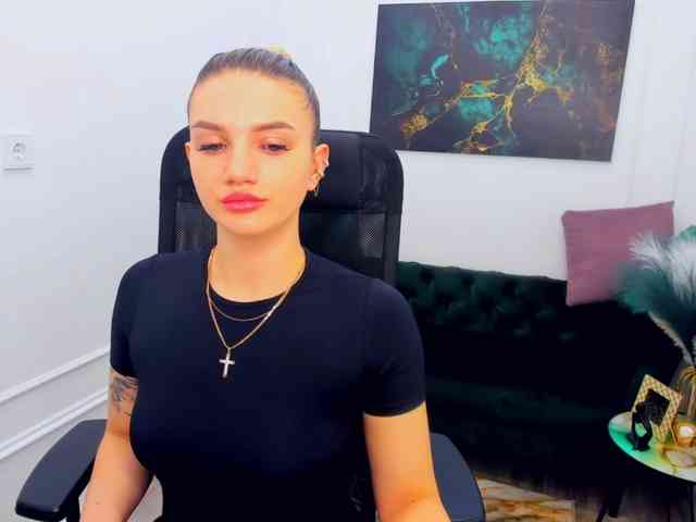 SelenaMoonlight webcam