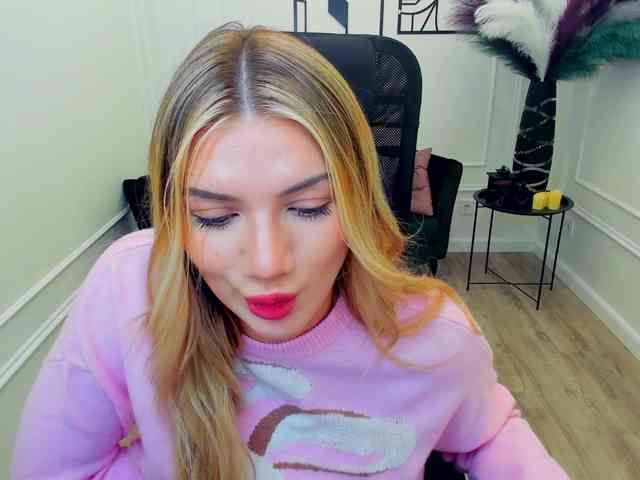 SelenaMoonlight webcam