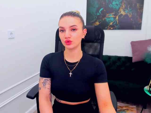 SelenaMoonlight webcam