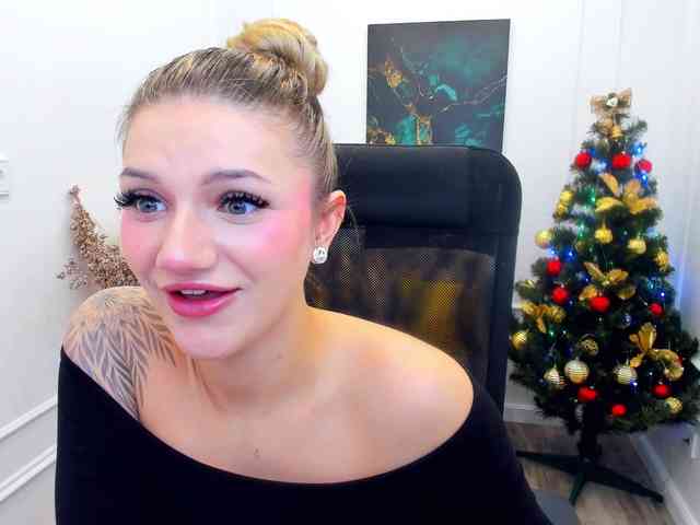 SelenaMoonlight webcam