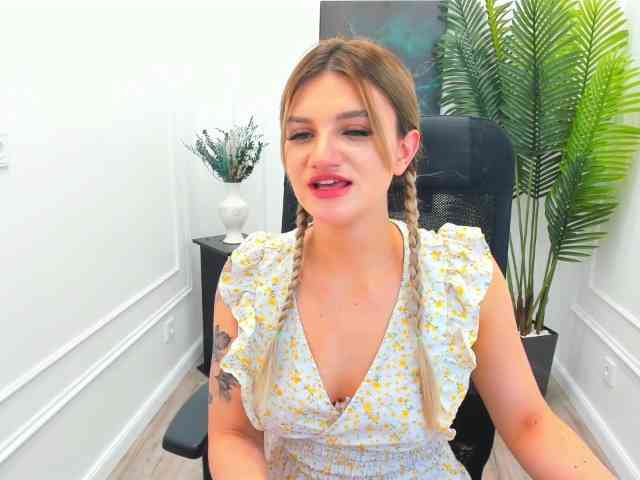 SelenaMoonlight webcam
