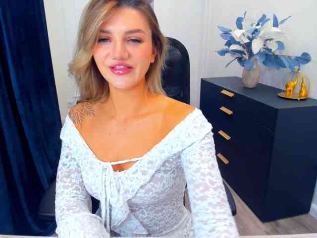 SelenaMoonlight webcam