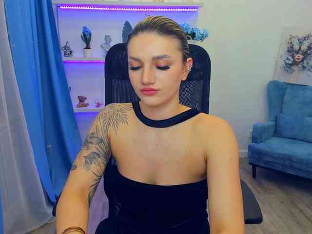 SelenaMoonlight webcam