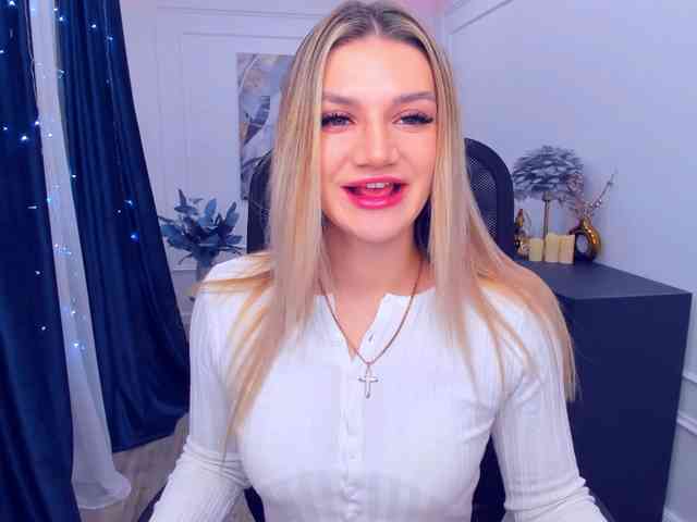 SelenaMoonlight webcam