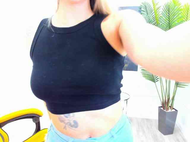 SelenaMoonlight webcam