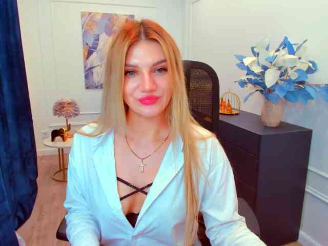 SelenaMoonlight webcam