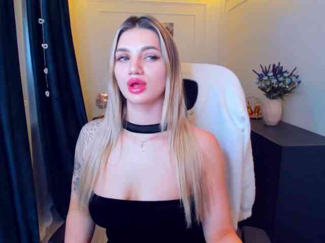 SelenaMoonlight webcam