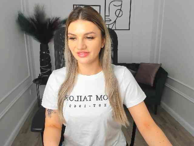 SelenaMoonlight webcam