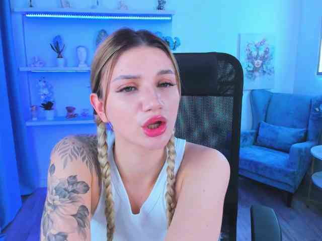 SelenaMoonlight webcam