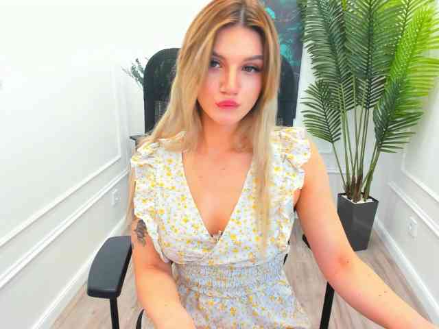 SelenaMoonlight webcam