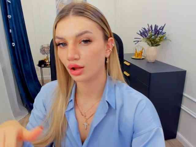 SelenaMoonlight webcam