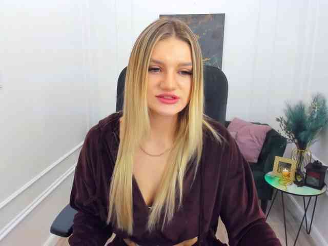 SelenaMoonlight webcam