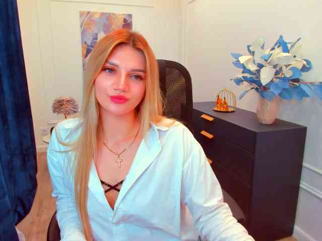 SelenaMoonlight webcam