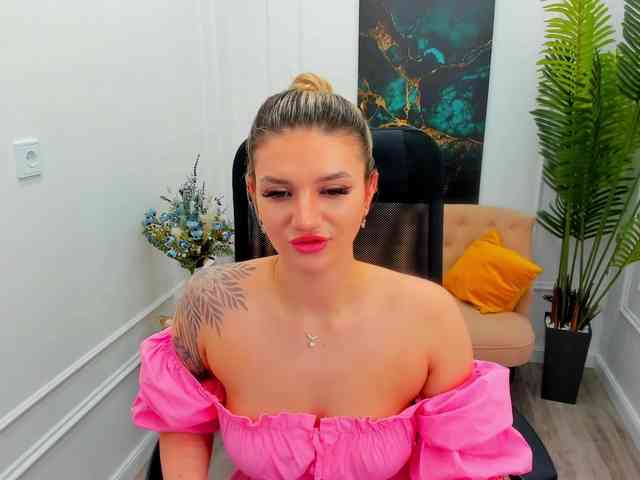 SelenaMoonlight webcam