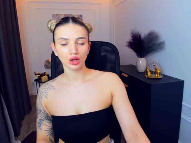 SelenaMoonlight webcam